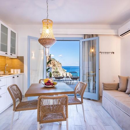 Yploui Suites Karpathos Exteriör bild