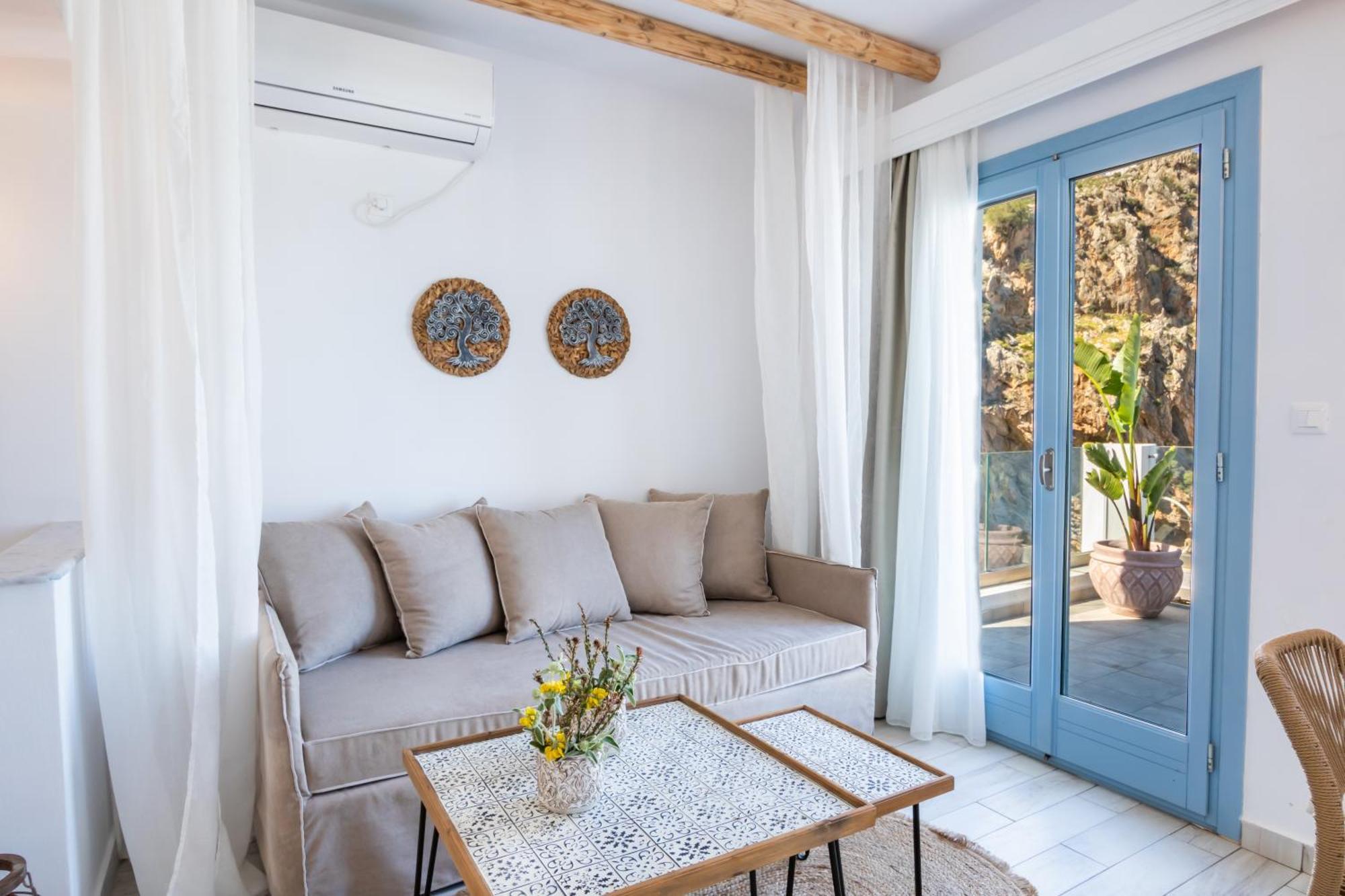 Yploui Suites Karpathos Exteriör bild